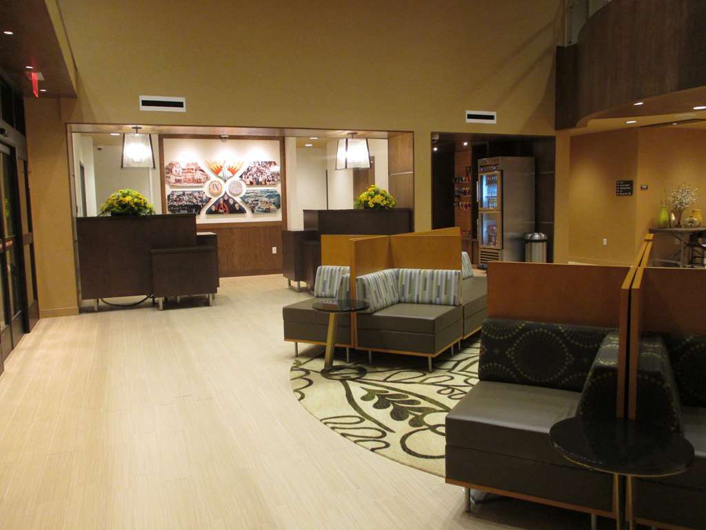 Best Western Plus Franciscan Square Inn & Suites Steubenville מראה פנימי תמונה